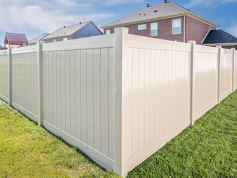 Vinyl fence installation company in St. Louis MO